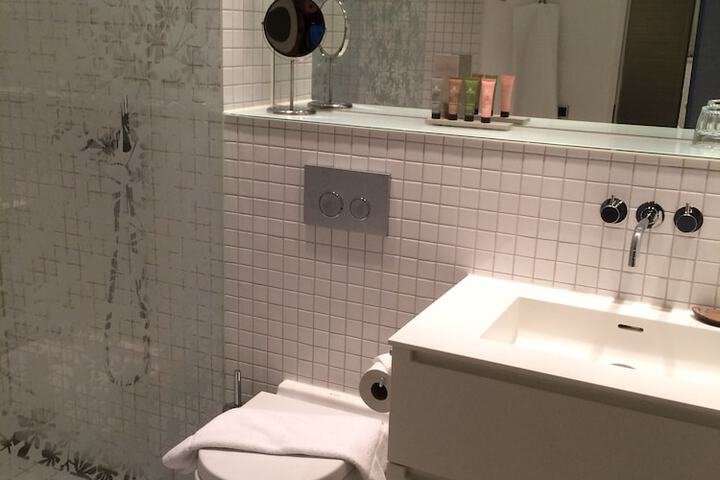 Room 32 of 56