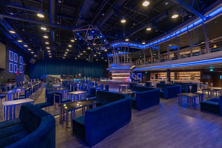 Lounge 150 of 179