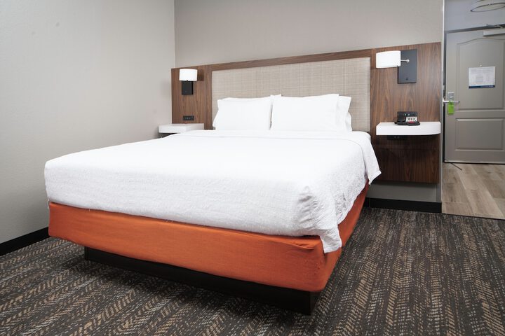 1 King Bed Accessible (11 of 12)