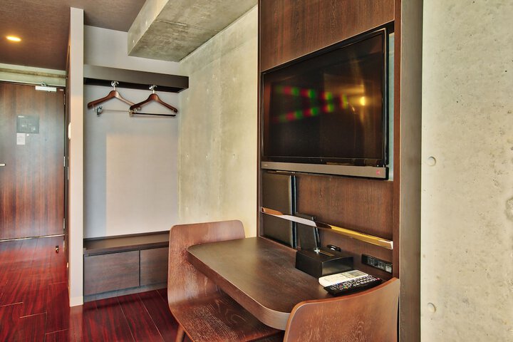 Room 92 of 191
