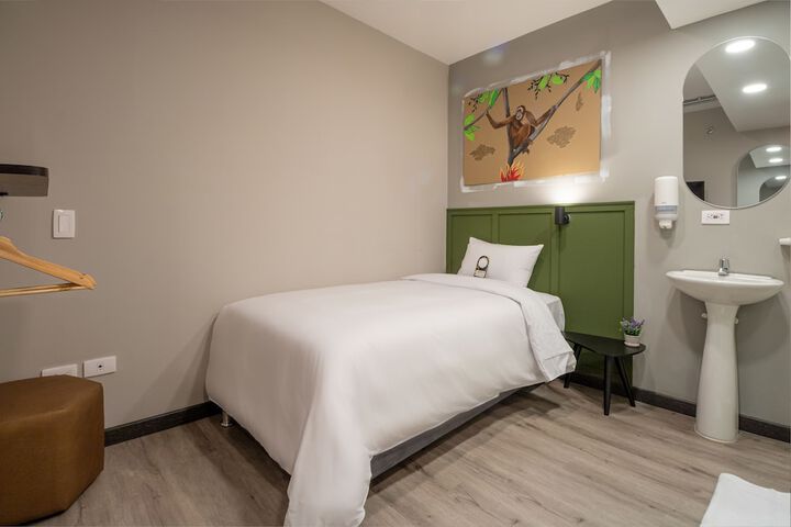 Room 7 of 46