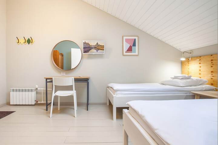 Room 12 of 49
