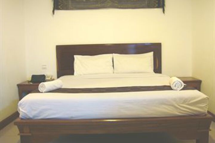 Room 10 of 30