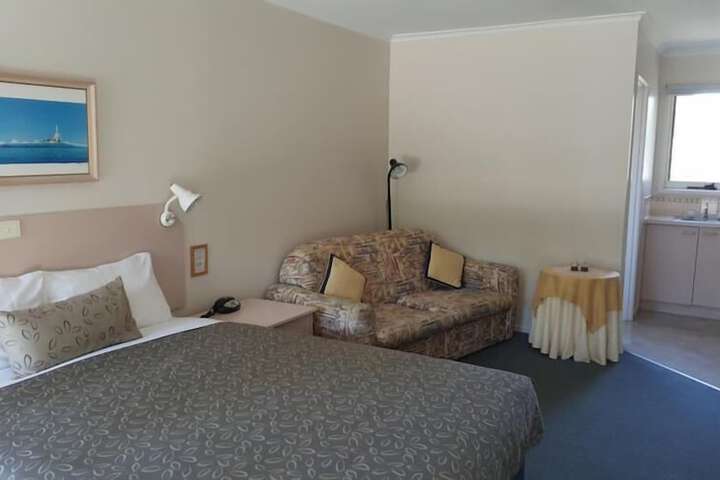 Room 13 of 46
