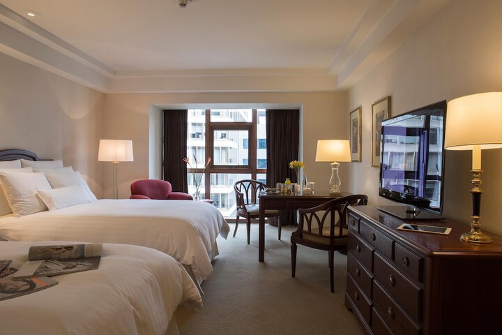 Room 30 of 170