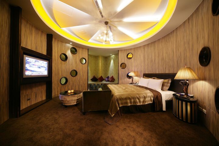Room 25 of 65