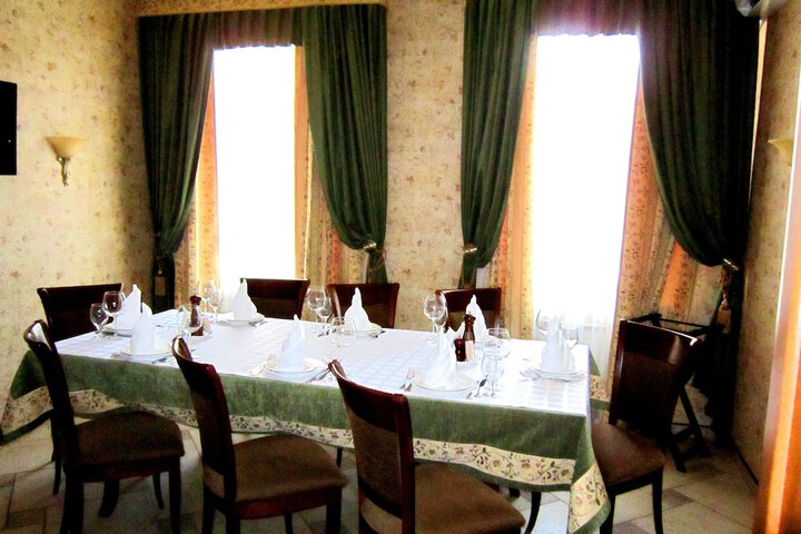 Dining 37 of 52