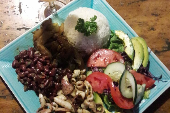 Dining 32 of 46