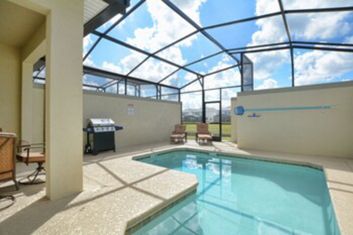 Storey Lake 4 Bedroom Townhome w Splashpool - 1619ST