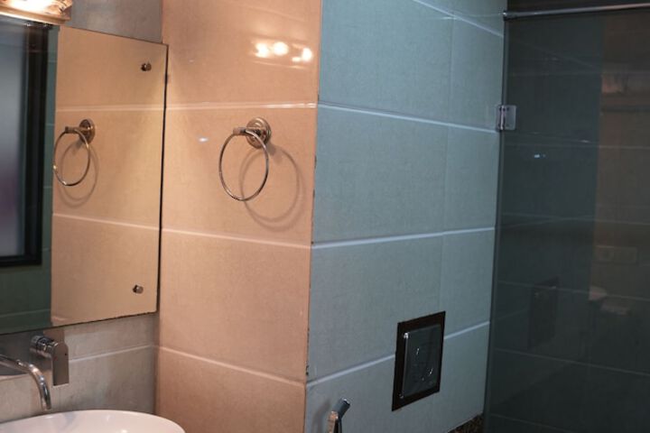 Room 25 of 34