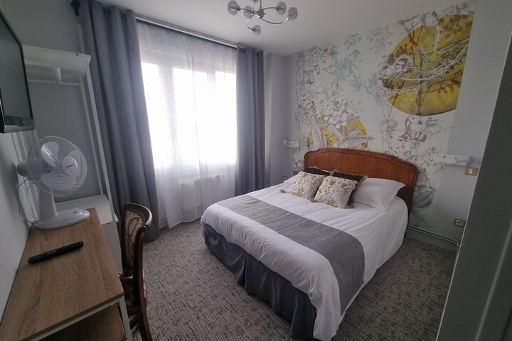 Room 15 of 48