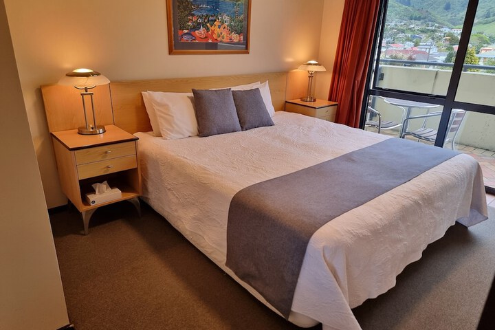 Room 6 of 43