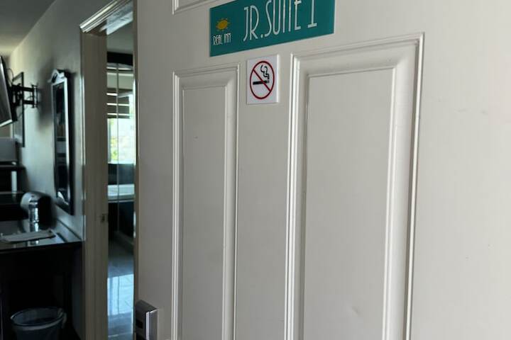 Room 15 of 89