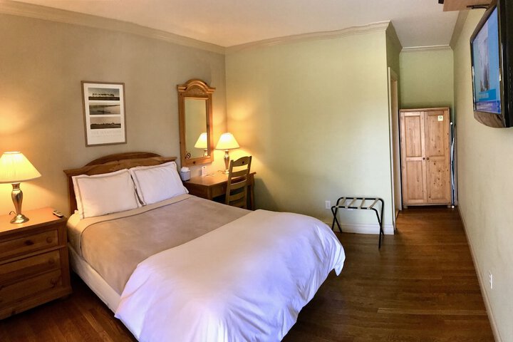 Room 13 of 33
