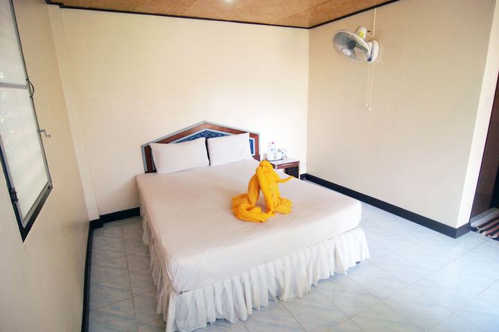 Room 9 of 78
