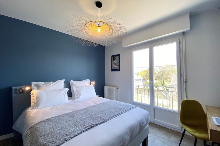 Room 4 of 82