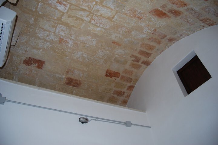 Room 9 of 40