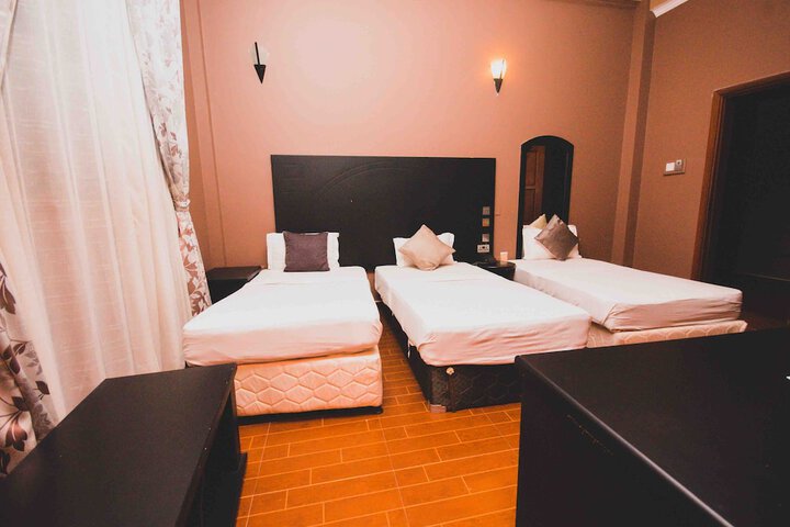 Room 16 of 33