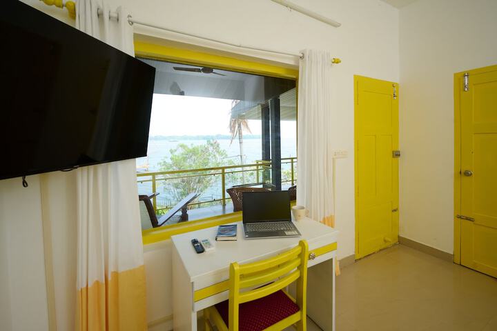 Room 13 of 53