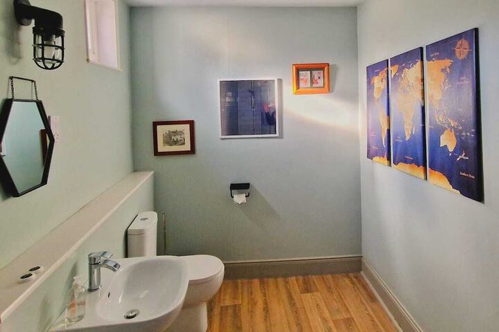 Room 11 of 20