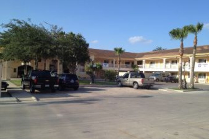 Image of Super 8 Edinburg / McAllen/Central