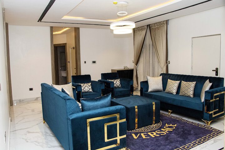 Room 30 of 46