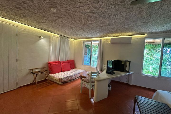 Room 48 of 102