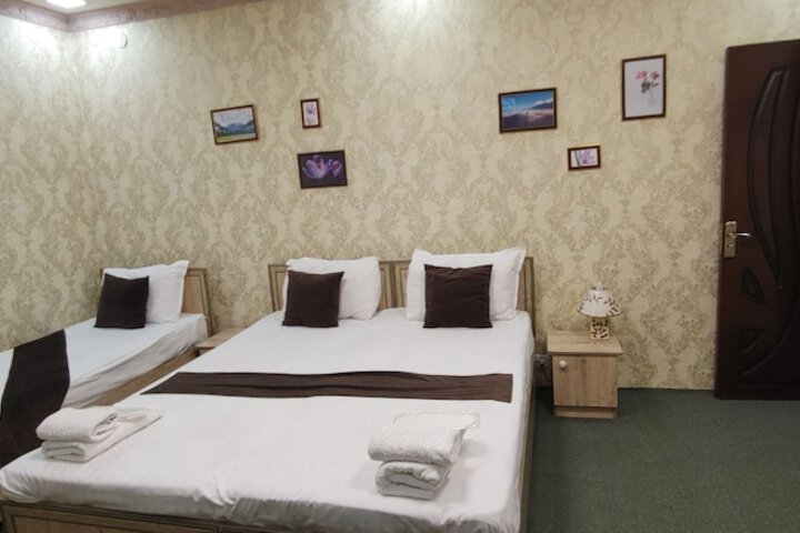 Room 8 of 13