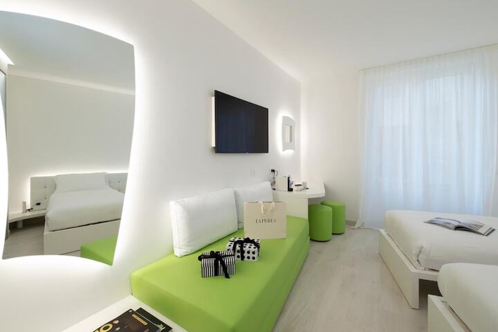 Room 14 of 21
