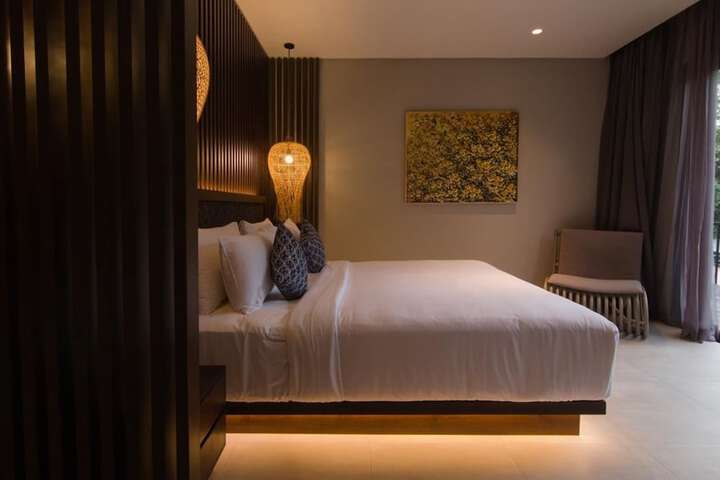 Room 14 of 77