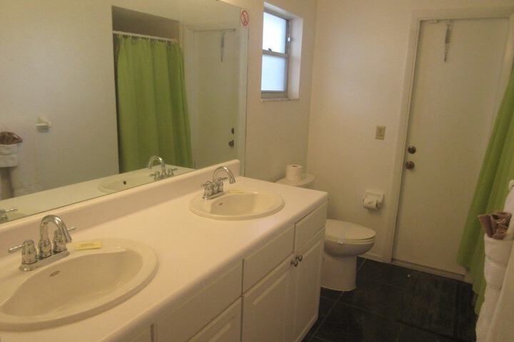 Room 379 of 414