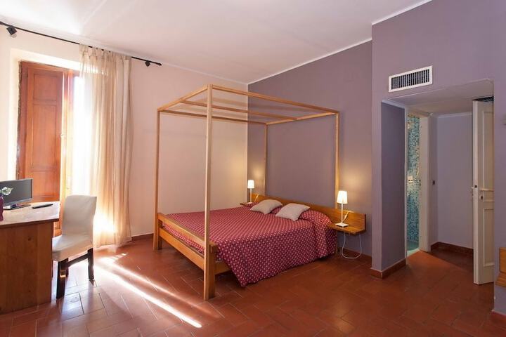 Room 8 of 21