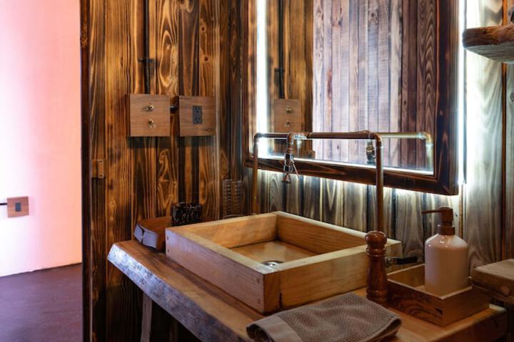 Room 96 of 147