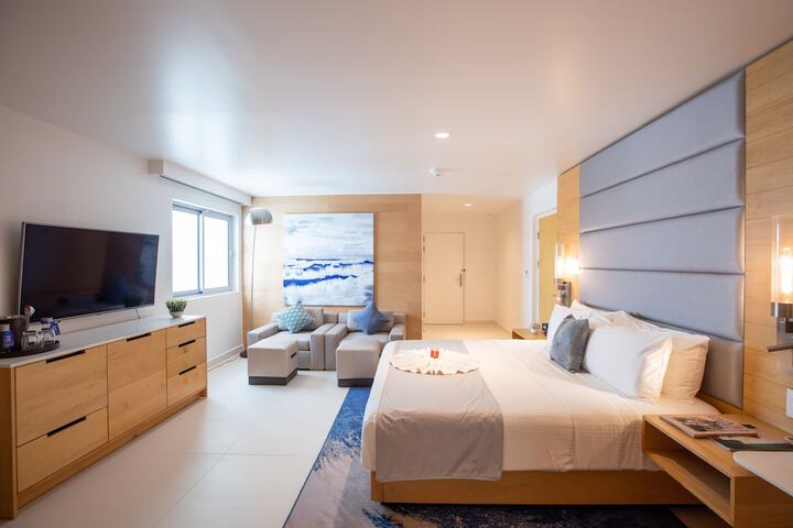 Room 7 of 100