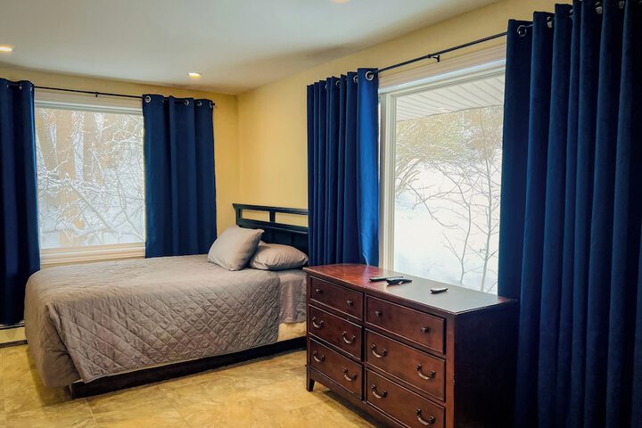 Room 9 of 19