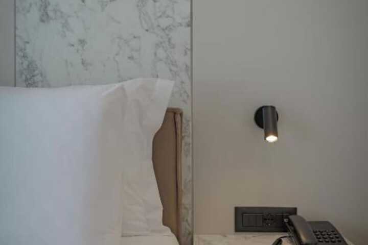 Room 66 of 171