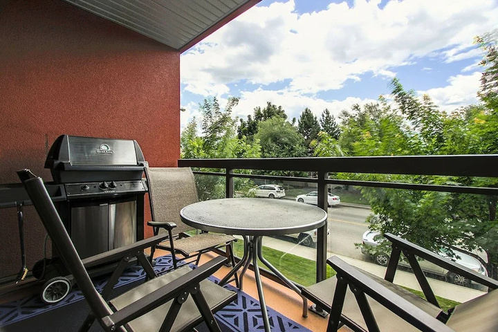 Terrace/Patio 6 of 12
