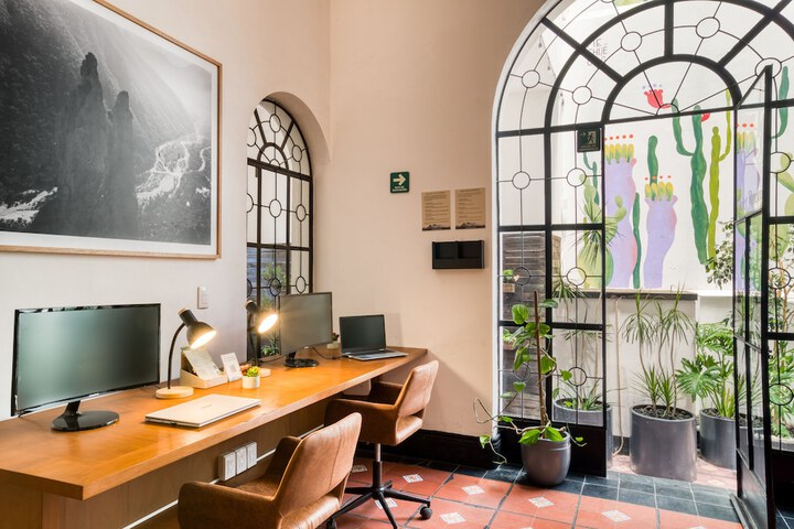 Hotel Interior 9 of 140