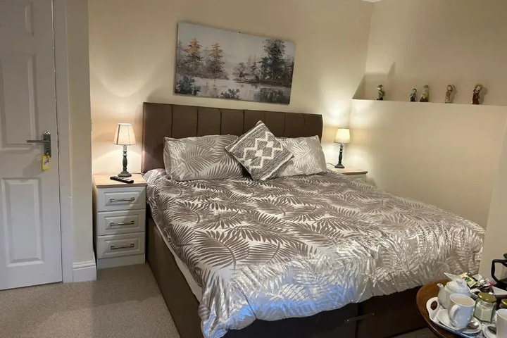 Room 3 of 10