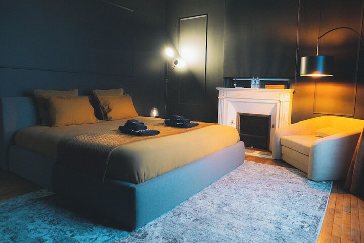 Room 6 of 28