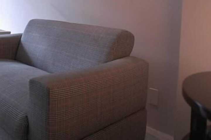 Room 25 of 28