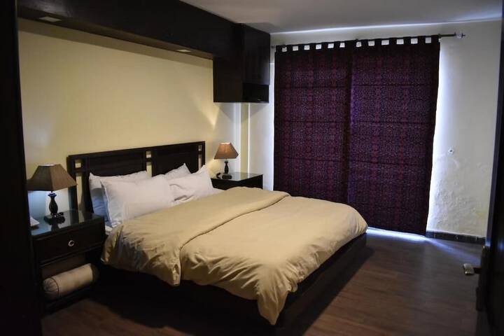 Room 4 of 25