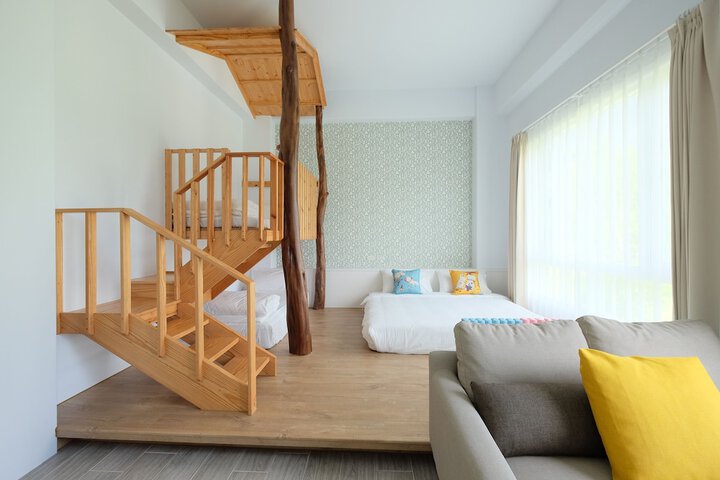 Room 9 of 19
