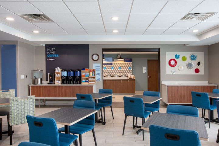 Breakfast/Coffee Service 31 of 43