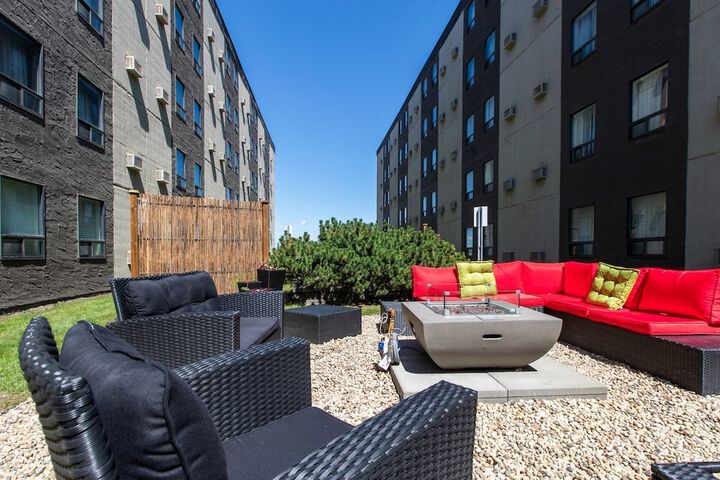 Hotel Exterior 50 of 50