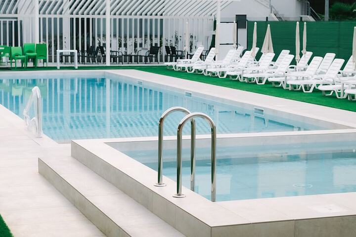 Pool 62 of 86