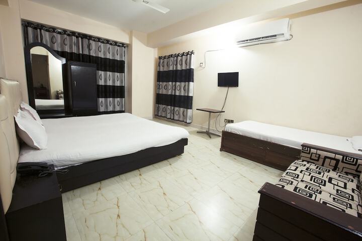 Room 16 of 27