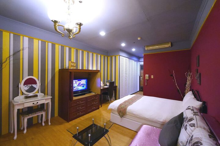 Room 9 of 51