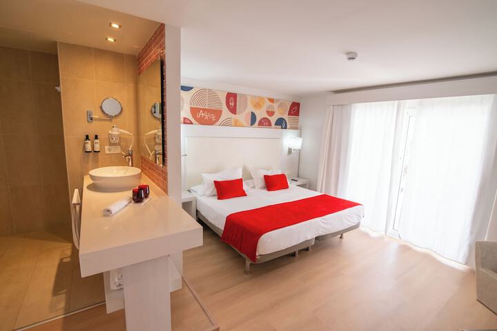 Room 38 of 313