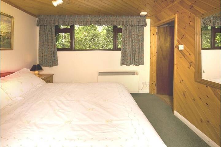 Room 2 of 38